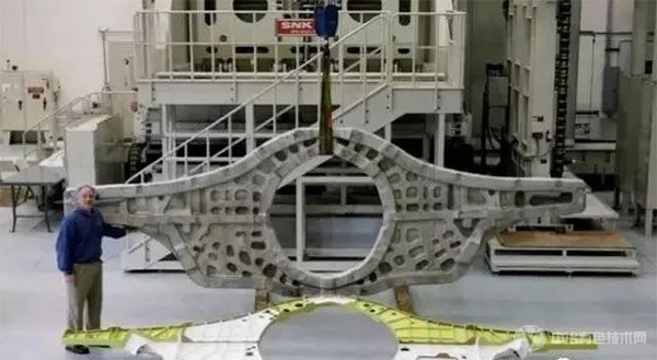 F35的铝合金大框锻造部件