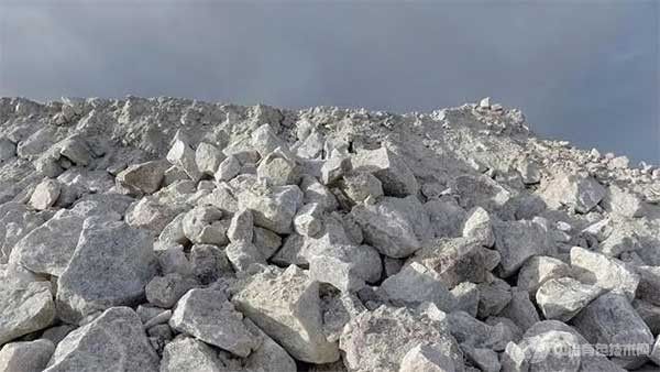 四川阿坝州：亚洲最大锂辉石矿采选项目开始建设