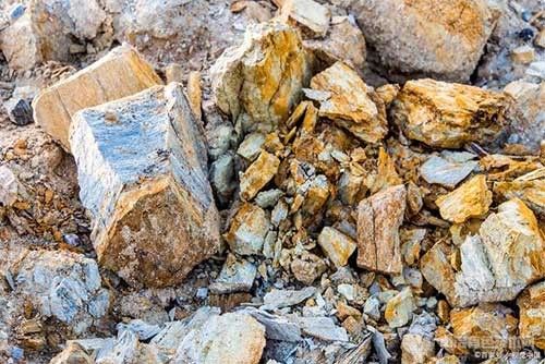 冶金百科 | 稀土冶金概述 - 风化壳淋积型稀土矿各相稀土采用哪些分相方法? 风化壳淋积型稀土矿物的处理工艺是什么?