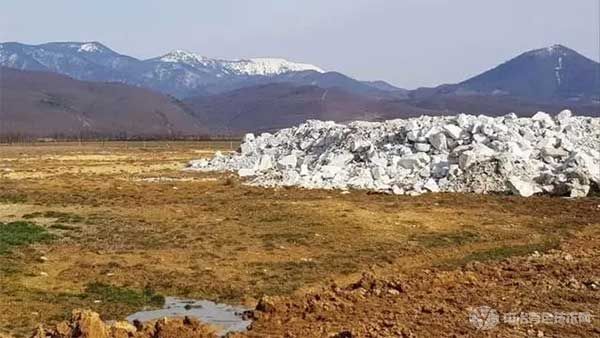 罗马尼亚西部一处水镁石矿藏