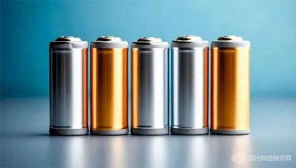 研究发现： 一种锂盐浓度极低的新型电解质，可降低锂电池成本
