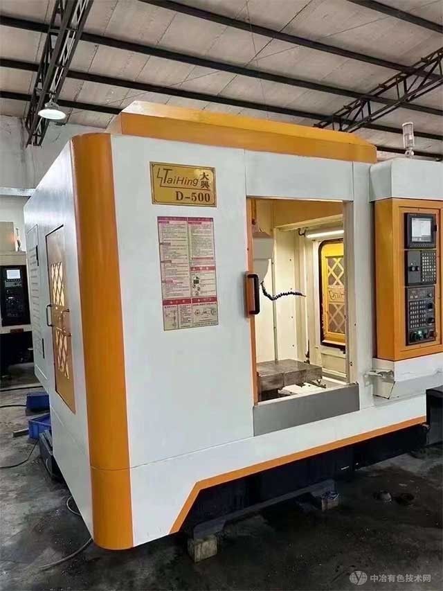 转让:刚刚到货一台大兴T5钻攻中心，M 70系统，16把伺服刀库，主轴2万转 8成新3到5年
