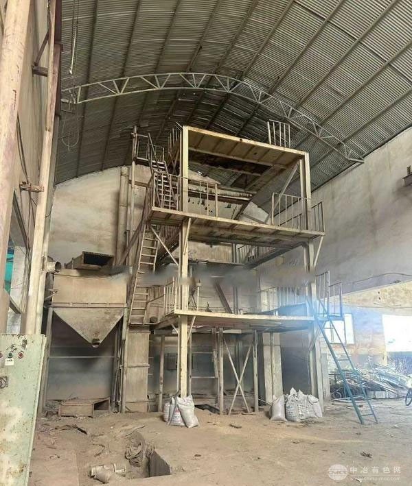 出售250链兜提升机、物料提升机，高度8米左右，有意者电联。