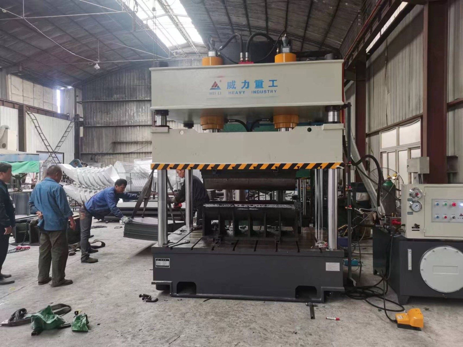 罐车送料板压制成型液压机