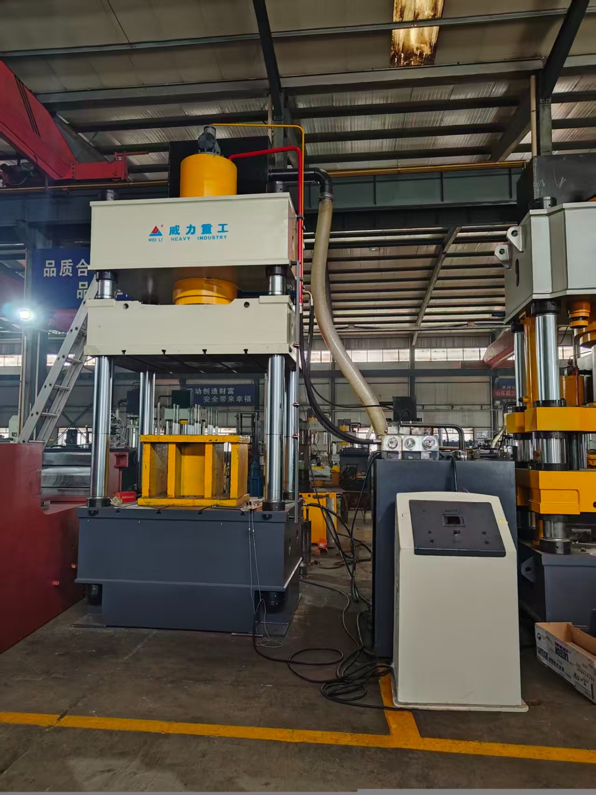 金属板材冲压成型液压机