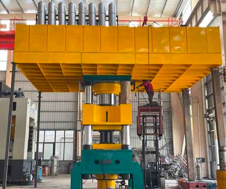 法兰热锻成型液压机