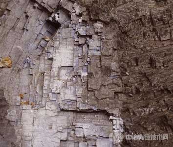 冶金百科 | 有色冶金副产物中金、银的回收 - 什么是富铅灰吹法? 银锌壳来源是什么，从其中回收金、银的方法有哪些?