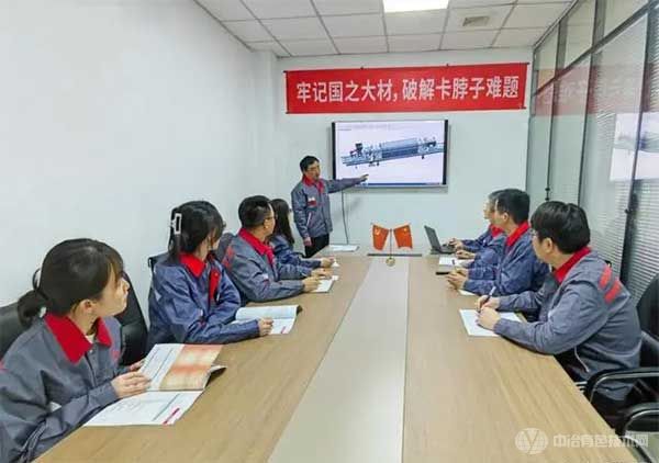 苏非有限成功研制国内首台工业级硅基负极材料制备窑炉 苏非有限成功研制国内首台工业级硅基负极材料制备窑炉