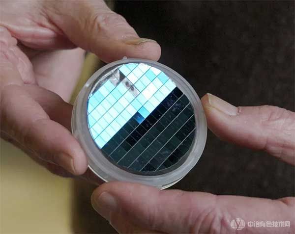 美国佐治亚理工学院最新石墨烯半导体样本