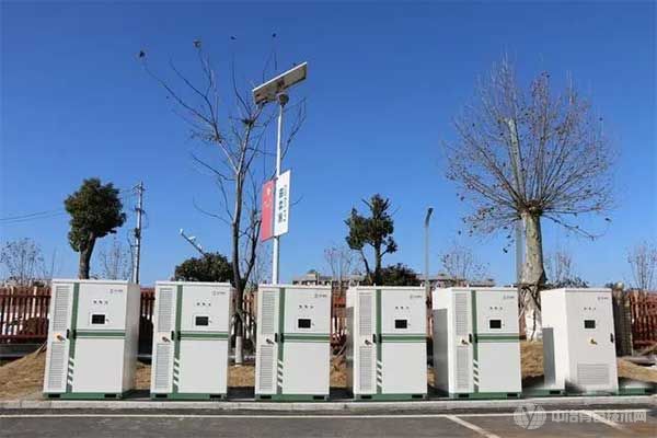 储能柜是武汉动力再生公司电池光储充一体化示范项目的核心装备。 储能柜是武汉动力再生公司电池光储充一体化示范项目的核心装备。