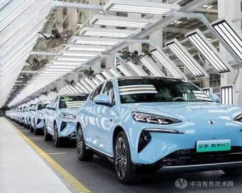 中国汽车产业迎来深刻变革！新能源乘用车渗透率首超50%