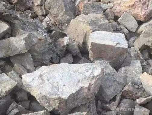 湖南裕能：已取得打石场磷矿采矿许可证