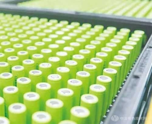 我国锂电池行业正处于快速成长期，现存2.5万家锂电池相关企业