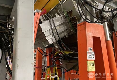 铜管水平炉双感应器炉体