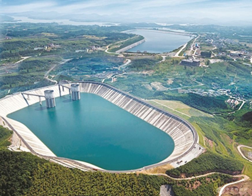 河南洛宁抽水蓄能电站2号机组定子吊装成功，冲刺年底投产目标