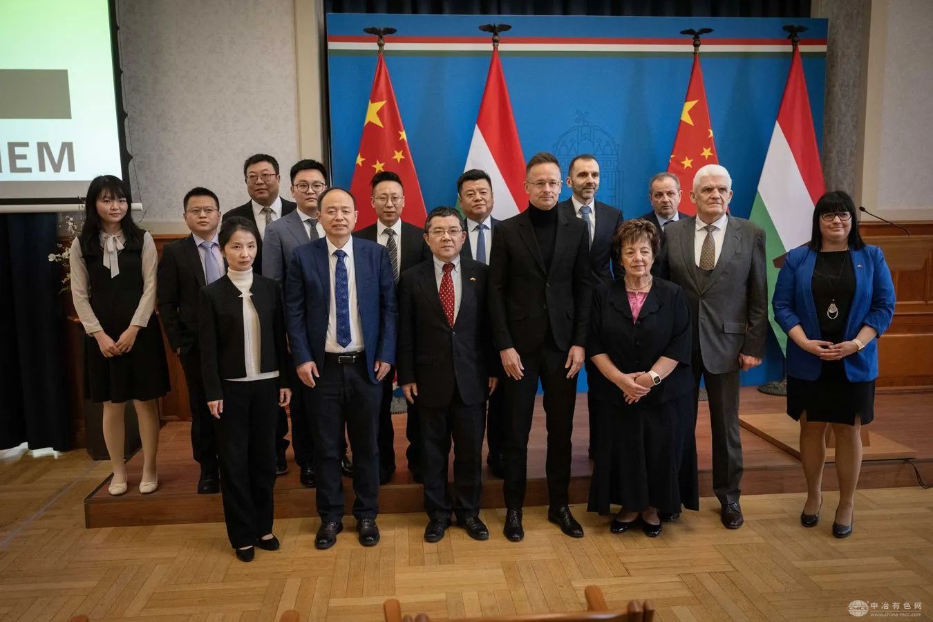 昆仑新材匈牙利投资盛大官宣  400亿福林助力新能源产业链出海