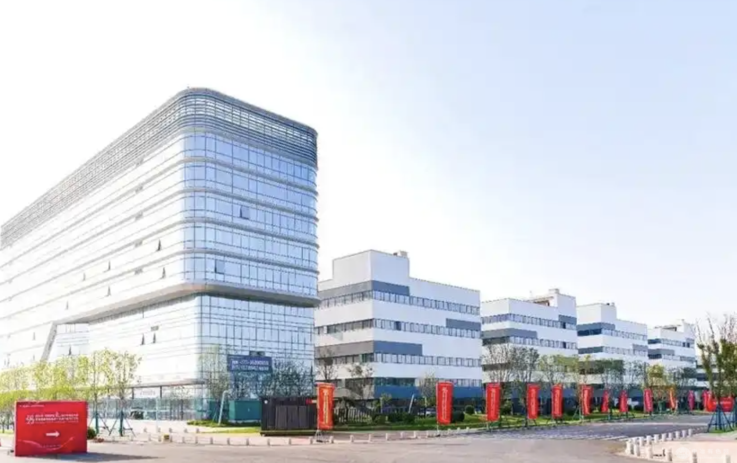 陕西首条氢能源公交线路开通，开启绿色出行新时代