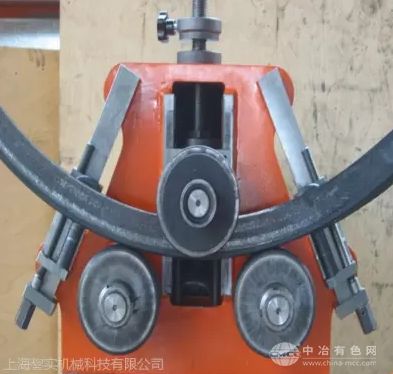 半自动伺服滚弯机