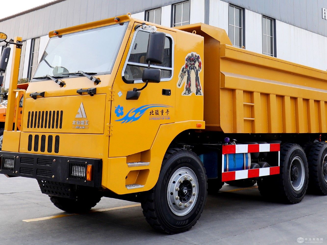 矿用后八轮矿车
