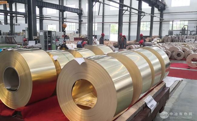 中国洋山铜溢价狂飙164%：供需失衡与政策博弈下的市场暗涌