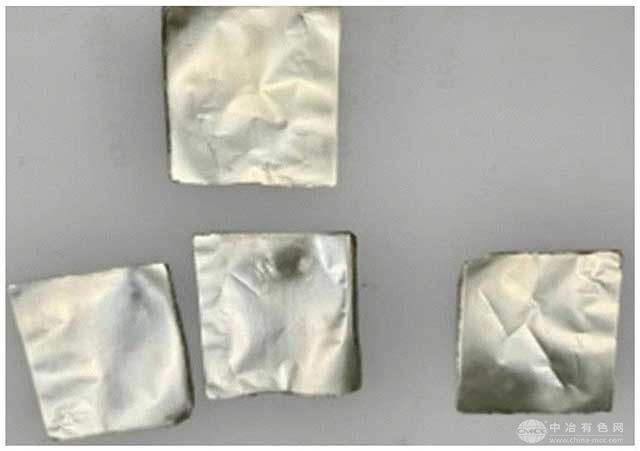 电沉积法制备纳米晶镍箔的方法及其制备的纳米晶镍箔