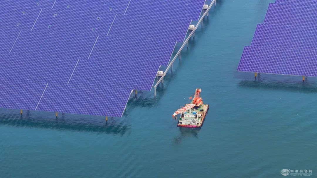 全国首例！中国电建西北院打造的桩基固定式海上光伏项目实现全容量并网