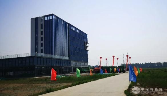 此次大丰港年产30万吨绿色甲醇项目意义重大，堪称国内外绿色能源领域的一项重大技术攻关工程。项目建成后，将摇身一变成为岚泽能源首个绿色燃料产业基地，成为国内外绿色甲醇领域的标杆性引领项目，有力推动我国绿色能源行业迈向新的发展阶段。