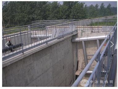 旋转式滗水器